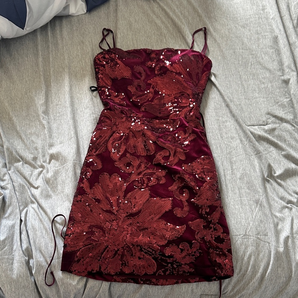 B. Smart Burgundy Floral Sequin Mini Dress